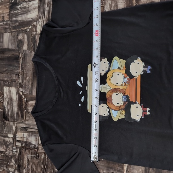 Friends Water Fountain Cartoon Character ⛲ Comfy Casual Tee (Small) - Picture 11 of 13